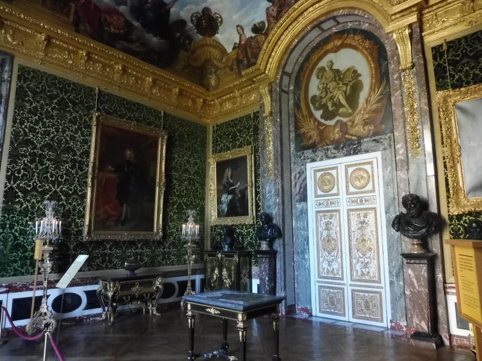 Der Saal des Überflusses — SCHLOSS