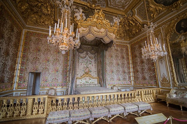 Das Schlafzimmer der Königin — SCHLOSS